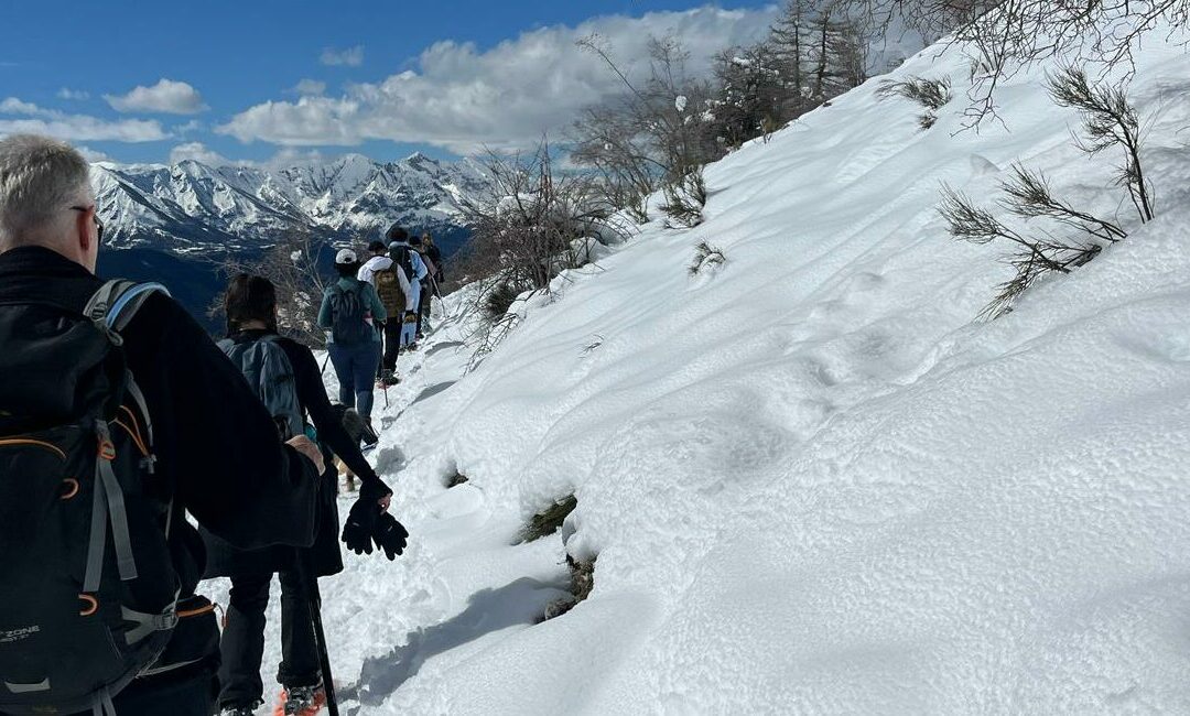 Un week-end givré entre rires, raquettes… et poésie ! ❄️